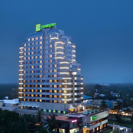 Holiday Inn Cochin By Ihg Kochi Zewnętrze zdjęcie Holiday Inn, Phnom Penh