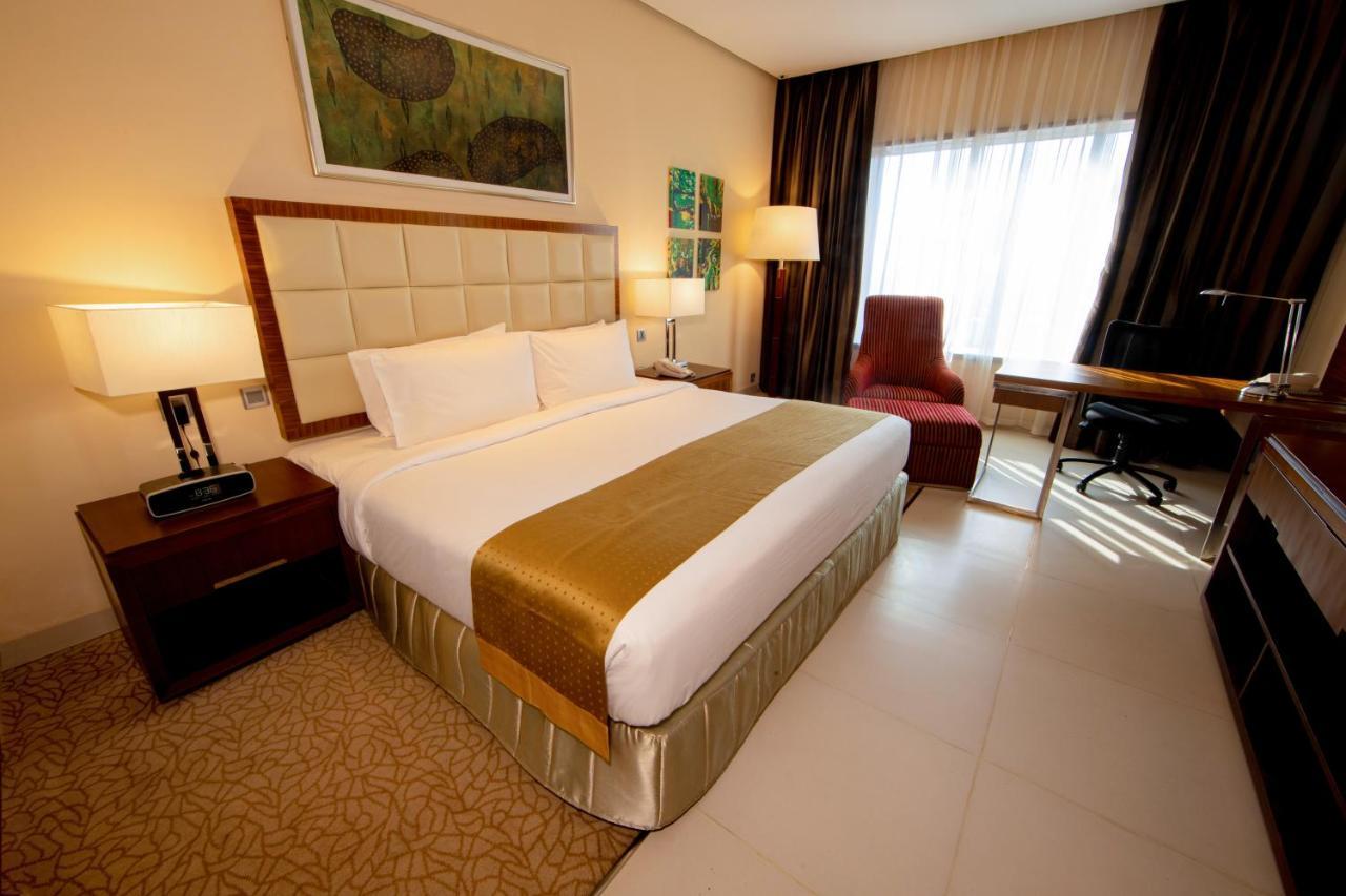 Holiday Inn Cochin By Ihg Kochi Zewnętrze zdjęcie