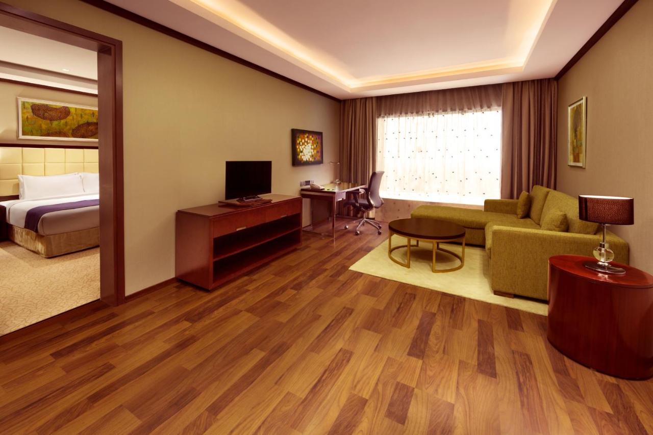 Holiday Inn Cochin By Ihg Kochi Zewnętrze zdjęcie Suite